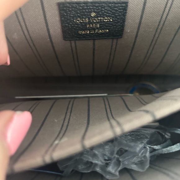 Louis Vuitton Empriente Pouchette Black - Picture 3 of 5